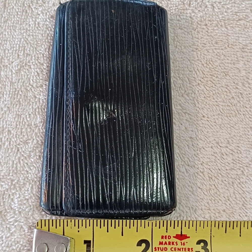 Louis Vuitton Men's Black Leather Key Holder Hold Snap Women's